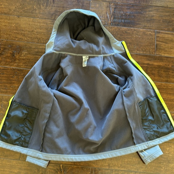 C9 champion - Grey “VentureDry” hooded jacket with neon zipper - size 12-14 L - Picture 3 of 13